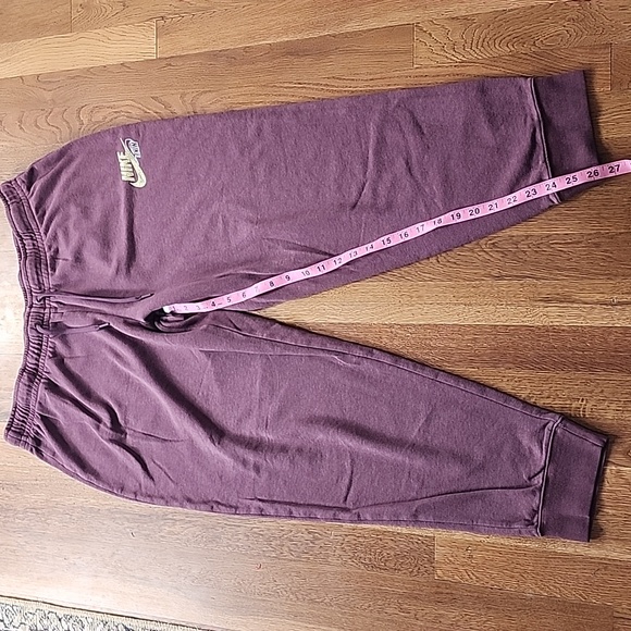 Women's Slim Fit Nike ActivevJoggers With Gold Sparkle Nike - Picture 6 of 8